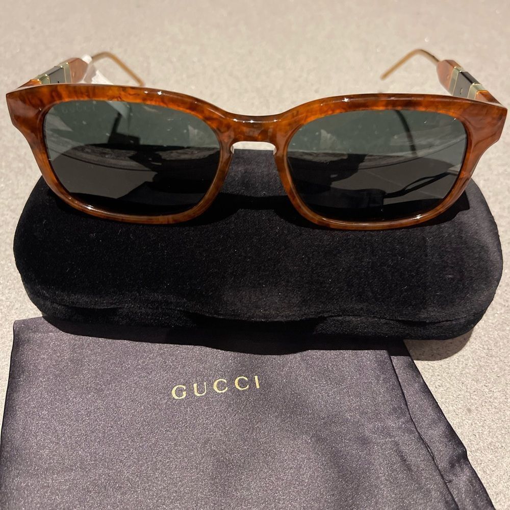NWT Gucci sunglasses.